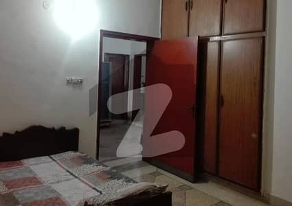 گارڈن ٹاؤن لاہور میں 3 کمروں کا 1 کنال مکان 1.5 لاکھ میں کرایہ پر دستیاب ہے۔