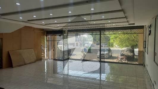 5 MARLA FULL HALL GROUND PLUS BESAMENT EXCELENT CONDITION GOOD IDEAL LOCATION HALL FOR RENT IN BAHRIA TOWN LAHORE