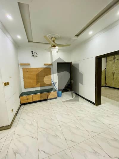 جی ۔ 11 اسلام آباد میں 4 کمروں کا 8 مرلہ بالائی پورشن 80.0 ہزار میں کرایہ پر دستیاب ہے۔