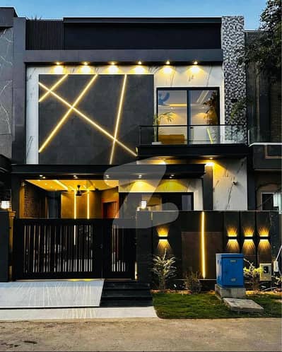 5 MARLA MODERN HOUSE FOR SALE IN DHA 9 TOWN.