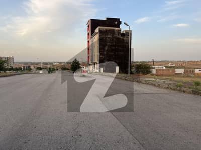 ڈی ایچ اے فیز 3 ۔ بلاک بی ڈی ایچ اے ڈیفینس فیز 3,ڈی ایچ اے ڈیفینس,اسلام آباد میں 1 کنال کمرشل پلاٹ 18.0 کروڑ میں برائے فروخت۔