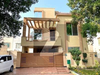 Vip 08 Marla Non Furnished House Available For Rent In Bahria Town Lahore