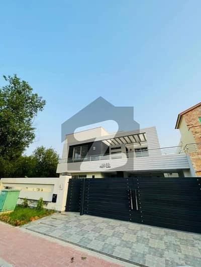 Vip 1 Kanal Non Furnished House Available For Rent In Bahria Town Lahore