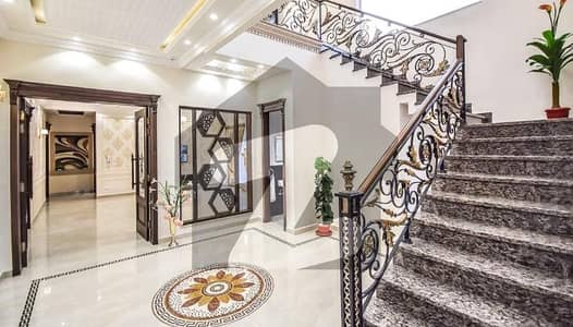 ڈی ایچ اے فیز 3 ڈیفنس (ڈی ایچ اے),لاہور میں 5 کمروں کا 1 کنال مکان 2.5 لاکھ میں کرایہ پر دستیاب ہے۔