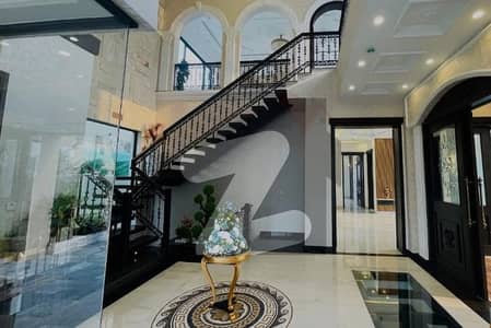 ڈی ایچ اے فیز 4 ڈیفنس (ڈی ایچ اے),لاہور میں 5 کمروں کا 1 کنال مکان 3.5 لاکھ میں کرایہ پر دستیاب ہے۔