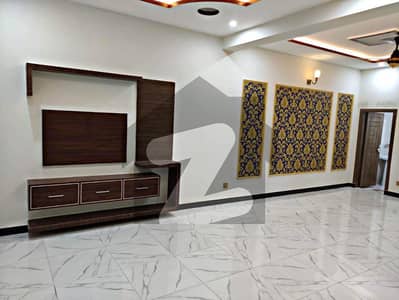 ایچ ۔ 13 اسلام آباد میں 3 کمروں کا 5 مرلہ مکان 1.35 کروڑ میں برائے فروخت۔