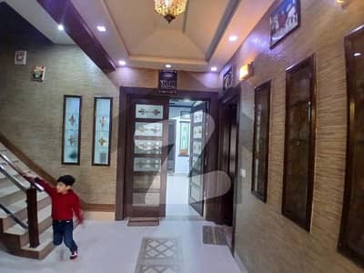 غالب سٹی فیصل آباد میں 7 کمروں کا 10 مرلہ مکان 5.75 کروڑ میں برائے فروخت۔