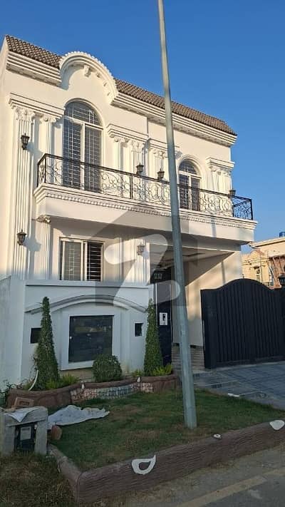 سٹی ہاؤسنگ سوسائٹی - بلاک اے ایکسٹینشن سٹی ہاؤسنگ سوسائٹی,سیالکوٹ میں 3 کمروں کا 5 مرلہ مکان 45.0 ہزار میں کرایہ پر دستیاب ہے۔