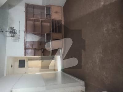 جی ۔ 11 اسلام آباد میں 2 کمروں کا 5 مرلہ زیریں پورشن 45.0 ہزار میں کرایہ پر دستیاب ہے۔