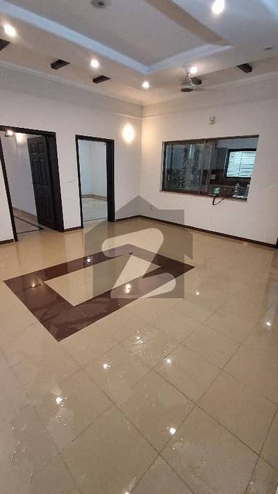 1 Kanal Tile Floor 3 Bed Upper Portion In NFC Society Near Wapda Town