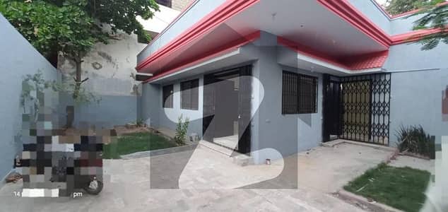 A 300 Square Yards House Is Up For Grabs In Gulshan-e-Jamal, Gulshan-e-Iqbal Town.