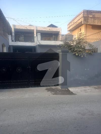 کیولری گراؤنڈ لاہور میں 4 کمروں کا 10 مرلہ مکان 4.35 کروڑ میں برائے فروخت۔