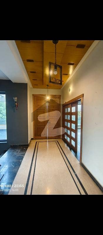 OUT CLASS LOCATION LUSH CONDITION KANAL HOUSE AVAIL FOR SALE