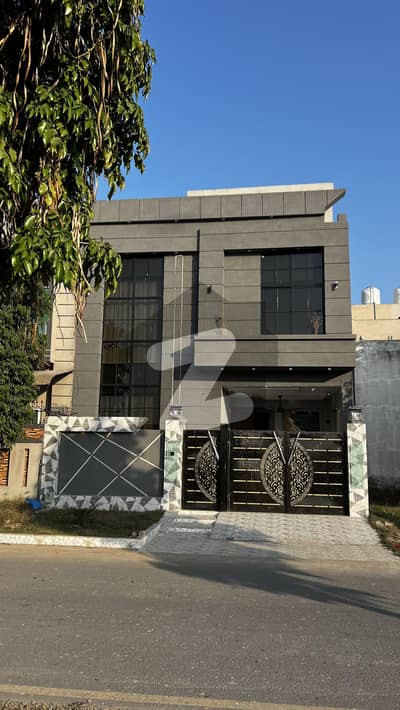 سٹی ہاؤسنگ سوسائٹی - بلاک اے سٹی ہاؤسنگ سوسائٹی,سیالکوٹ میں 3 کمروں کا 5 مرلہ مکان 1.65 کروڑ میں برائے فروخت۔