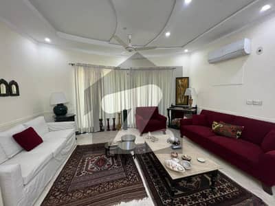 ڈی ایچ اے فیز 4 ڈیفنس (ڈی ایچ اے),لاہور میں 5 کمروں کا 1 کنال مکان 6.9 کروڑ میں برائے فروخت۔ ڈی ایچ اے فیز 4 ڈیفنس (ڈی ایچ اے),لاہور میں 5 کمروں کا 1 کنال مکان 6.9 کروڑ میں برائے فروخت۔