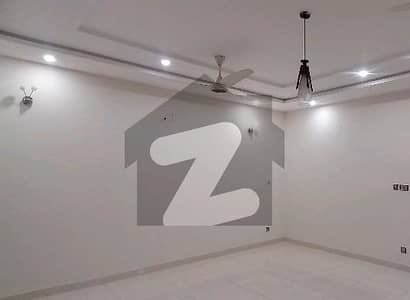 1 Kanal House In Stunning Model Town Is Available For rent