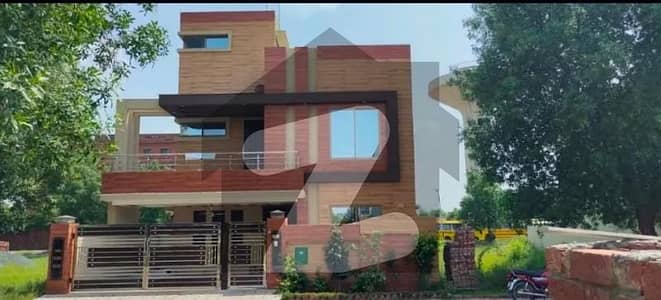 بحریہ ٹاؤن سیکٹر سی بحریہ ٹاؤن,لاہور میں 5 کمروں کا 10 مرلہ مکان 2.3 لاکھ میں کرایہ پر دستیاب ہے۔