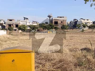 8 Marla Corner Plot for Sale in Khalid Block