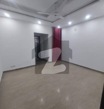 گرین سٹی لاہور میں 4 کمروں کا 9 مرلہ مکان 3.5 کروڑ میں برائے فروخت۔