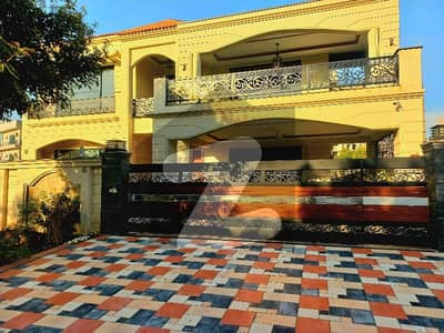 گلبرگ ریزیڈنشیا گلبرگ,اسلام آباد میں 3 کمروں کا 1 کنال مکان 11.75 کروڑ میں برائے فروخت۔