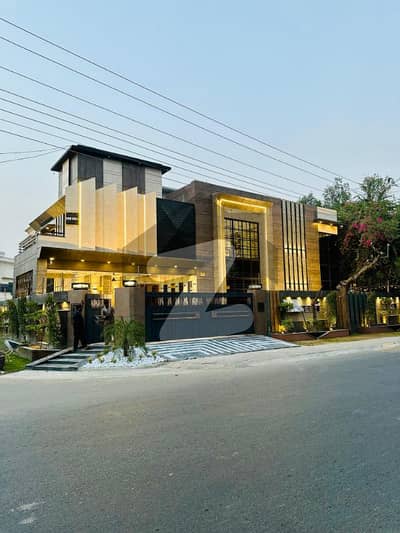 22 Marla Ultra Modern Brand New Corner House For Sale