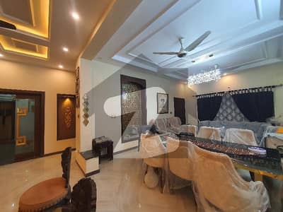 میڈیا ٹاؤن راولپنڈی میں 6 کمروں کا 10 مرلہ مکان 5.5 کروڑ میں برائے فروخت۔