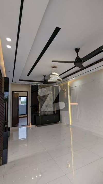 ڈی ایچ اے 11 رہبر فیز 2 ڈی ایچ اے 11 رہبر,لاہور میں 3 کمروں کا 5 مرلہ مکان 1.95 کروڑ میں برائے فروخت۔