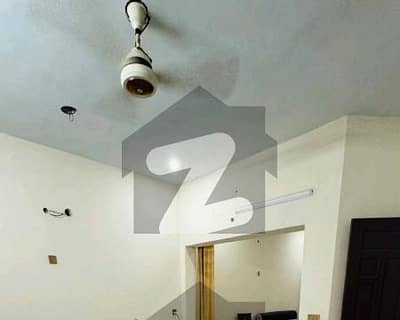 جڑانوالہ روڈ فیصل آباد میں 3 کمروں کا 5 مرلہ مکان 1.32 کروڑ میں برائے فروخت۔