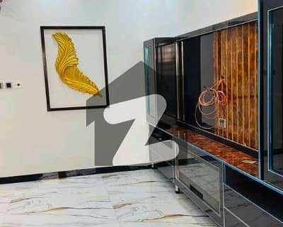 جڑانوالہ روڈ فیصل آباد میں 4 کمروں کا 5 مرلہ مکان 2.1 کروڑ میں برائے فروخت۔