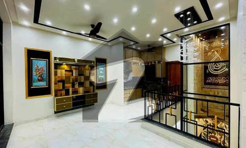 ایڈن آچرڈ فیصل آباد میں 4 کمروں کا 5 مرلہ مکان 2.5 کروڑ میں برائے فروخت۔