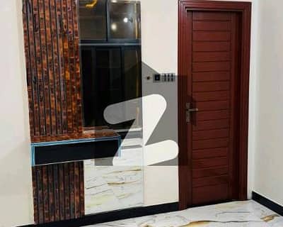 جڑانوالہ روڈ فیصل آباد میں 4 کمروں کا 5 مرلہ مکان 2.1 کروڑ میں برائے فروخت۔