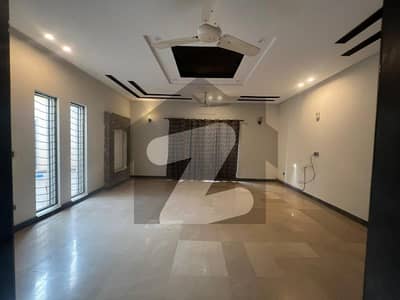01 KANAL DESIGNER LUXURY UPPER PORTION AVAILABLE FOR RENT 01 KANAL DESIGNER LUXURY UPPER PORTION AVAILABLE FOR RENT