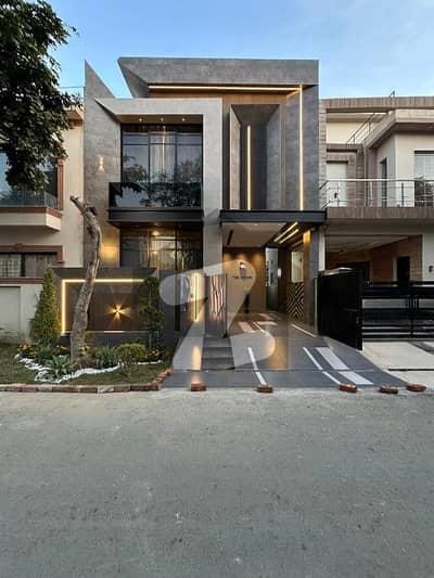 dha 9town brand new house for rent