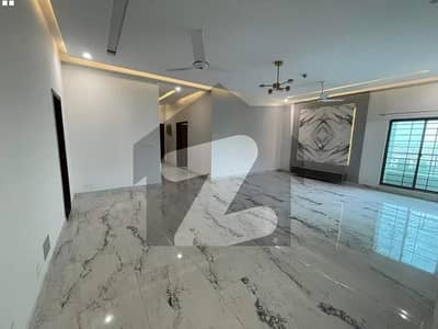 10 MARLA 3 BEDROOM NEW APARTMENT AVAILABLE FOR RENT