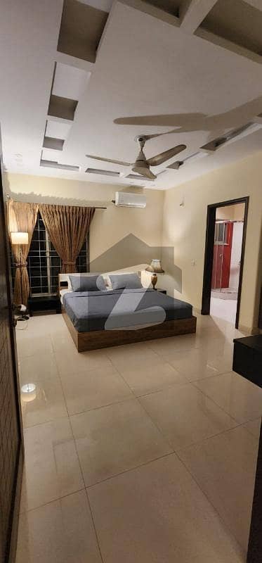 ڈی ایچ اے فیز 5 ڈیفنس (ڈی ایچ اے),لاہور میں 4 کمروں کا 10 مرلہ مکان 3.3 لاکھ میں کرایہ پر دستیاب ہے۔