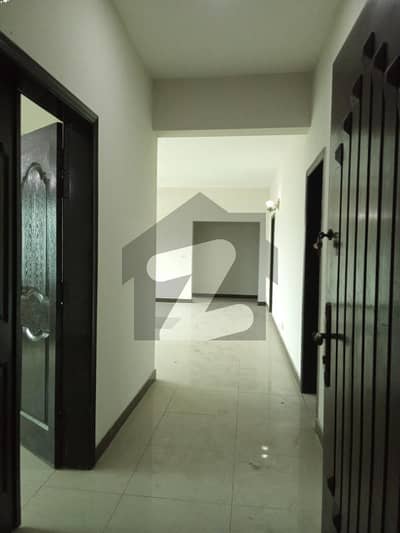 10 MARLA 3 BEDROOM APARTMENT AVAILABLE FOR SALE
