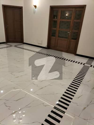 بحریہ آرچرڈ لاہور میں 5 کمروں کا 10 مرلہ مکان 3.1 کروڑ میں برائے فروخت۔