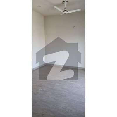 Gulberg 2 Main Market Canal Park 2 Rooms 1 Bath Tv Lounge Kitchen Only For Family