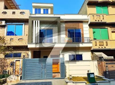 جی ۔ 13/1 جی ۔ 13,اسلام آباد میں 4 کمروں کا 4 مرلہ مکان 3.95 کروڑ میں برائے فروخت۔