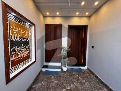 خیابانِ امین ۔ بلاک ایل خیابانِ امین,لاہور میں 3 کمروں کا 5 مرلہ مکان 1.4 کروڑ میں برائے فروخت۔