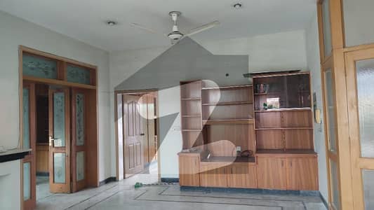 1 Kanal Upper Portion Available For Rent