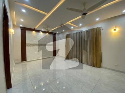 5 Marla Ground Floor Appartment For Sale, Block-P Khayaban-E-Ameen Society Lahore