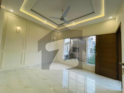 Very Prime Location- 7 Marla Designer House Available For Rent