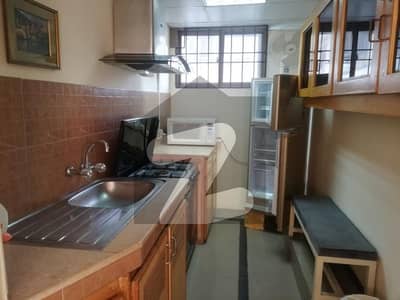 ایف ۔ 6 اسلام آباد میں 1 کنال کمرہ 2.2 لاکھ میں کرایہ پر دستیاب ہے۔