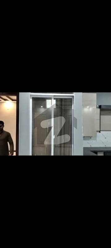 گلستانِِ جوہر ۔ بلاک 3 گلستانِ جوہر,کراچی میں 10 مرلہ مکان 6.0 کروڑ میں برائے فروخت۔