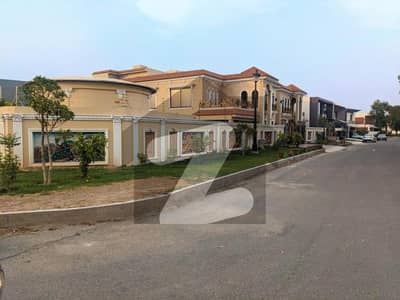 لیک سٹی ۔ سیکٹر ایم-3 ایکسٹینشن 1 لیک سٹی,رائیونڈ روڈ,لاہور میں 10 مرلہ رہائشی پلاٹ 1.8 کروڑ میں برائے فروخت۔