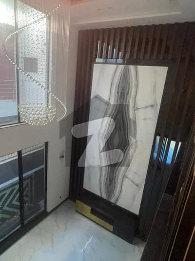 این ایف سی 1 لاہور میں 6 کمروں کا 1 کنال مکان 8.4 کروڑ میں برائے فروخت۔