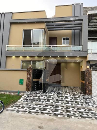 بحریہ ٹاؤن سیکٹرڈی بحریہ ٹاؤن,لاہور میں 3 کمروں کا 5 مرلہ مکان 70.0 ہزار میں کرایہ پر دستیاب ہے۔