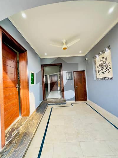 سینٹرل پارک ہاؤسنگ سکیم لاہور میں 5 کمروں کا 5 مرلہ مکان 2.25 کروڑ میں برائے فروخت۔