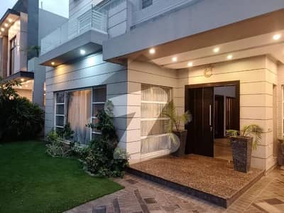 ڈی ایچ اے فیز 6 ڈیفنس (ڈی ایچ اے),لاہور میں 5 کمروں کا 1 کنال مکان 4.25 لاکھ میں کرایہ پر دستیاب ہے۔